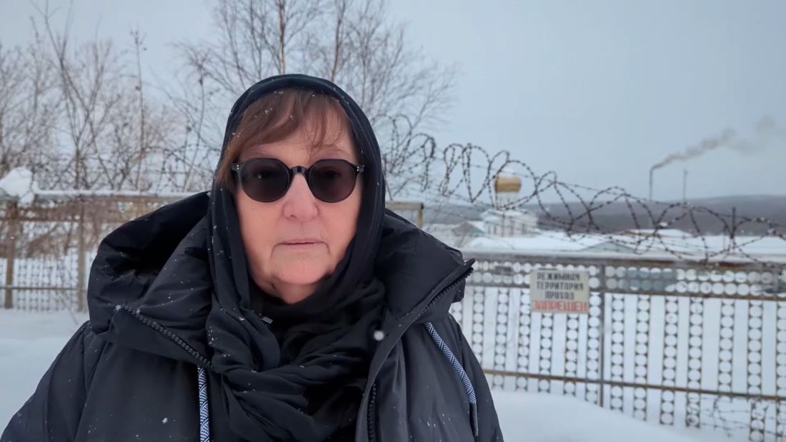ナワリヌイ氏の母親、「息子に会わせて」　映像でプーチン氏に直訴 - CNN.co.jp